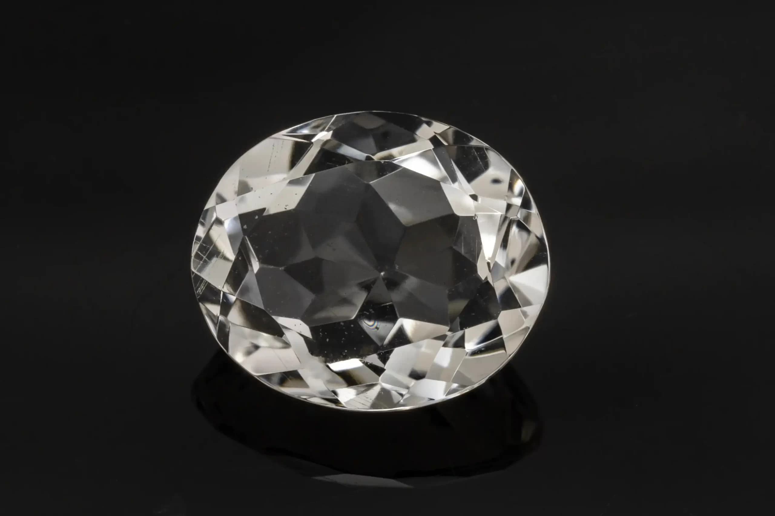 Crystal Stone 5.07 Carat - 5.57 Ratti Sphatik - View #1