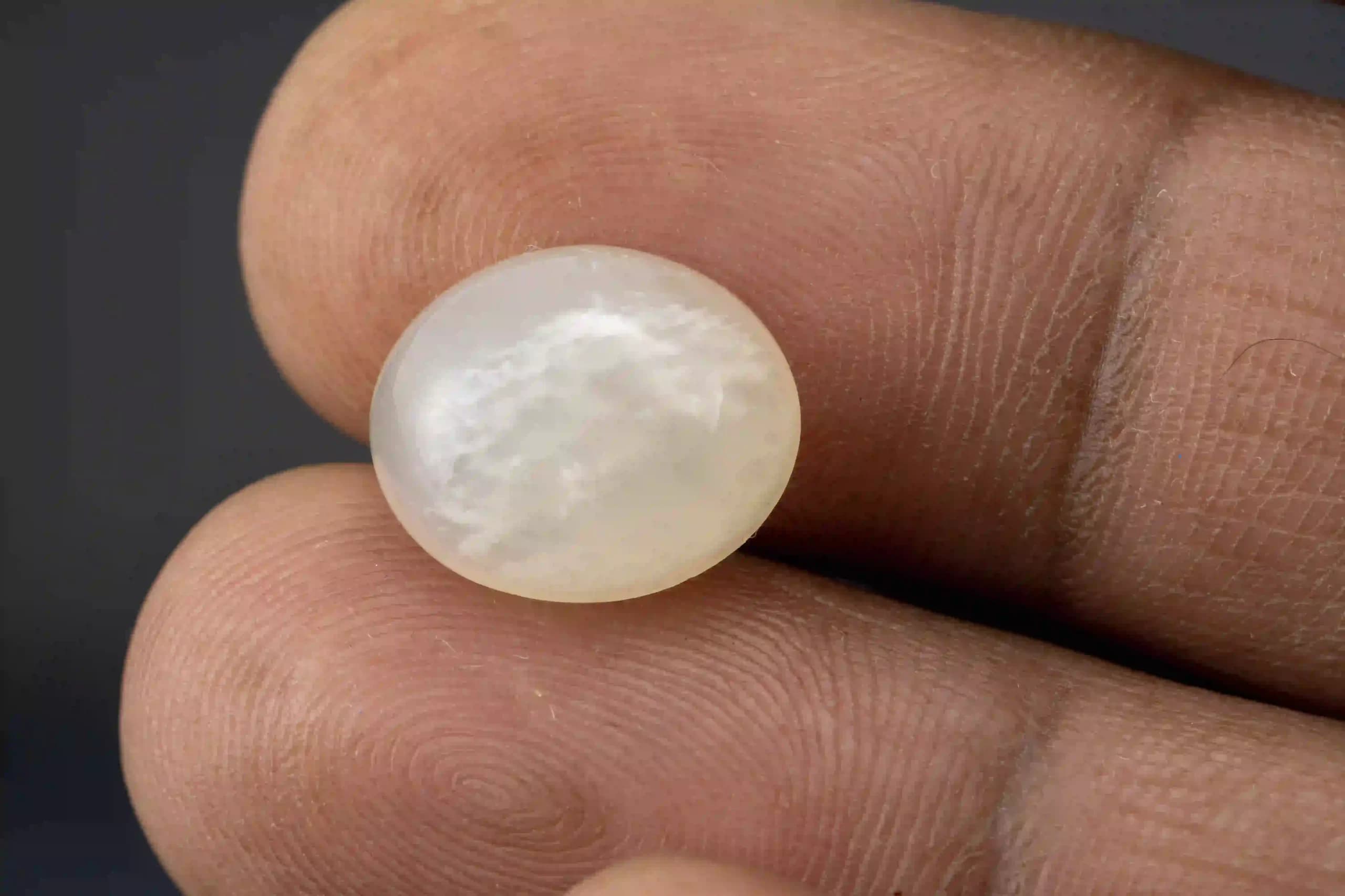 Moonstone (Chandramani) 7.23 Carat - 7.94 Ratti - View #3
