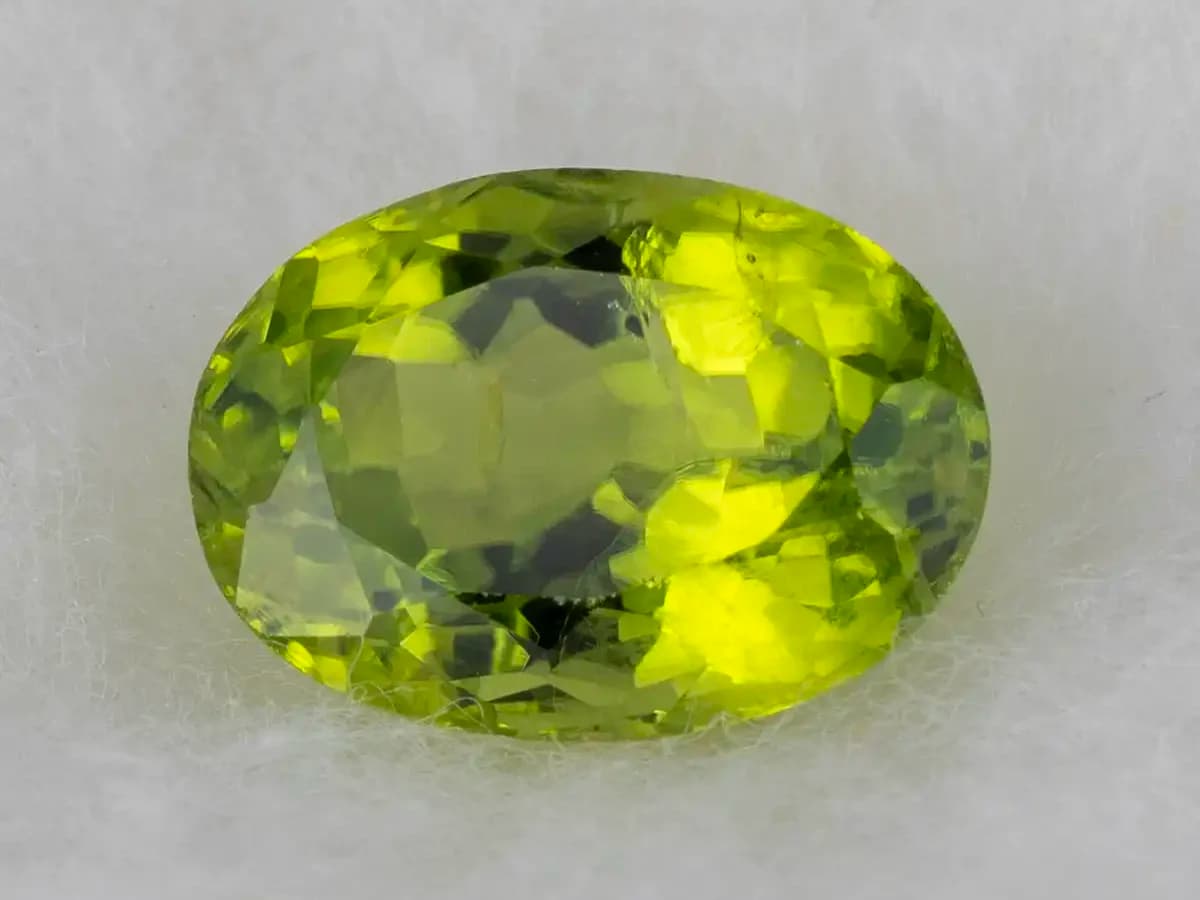 Natural Peridot Stone 3.86 Carat (4.24 Ratti)