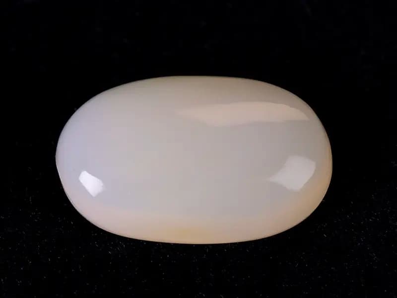 Australian Milky Opal (Doodhiya Patthar) 5.03 Carat (5.53 Ratti) — Solid White