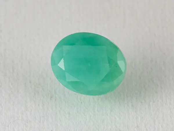 Brazilian Emerald 4.1 Carat (4.51 Ratti) Panna Stone — Sapota - View #1