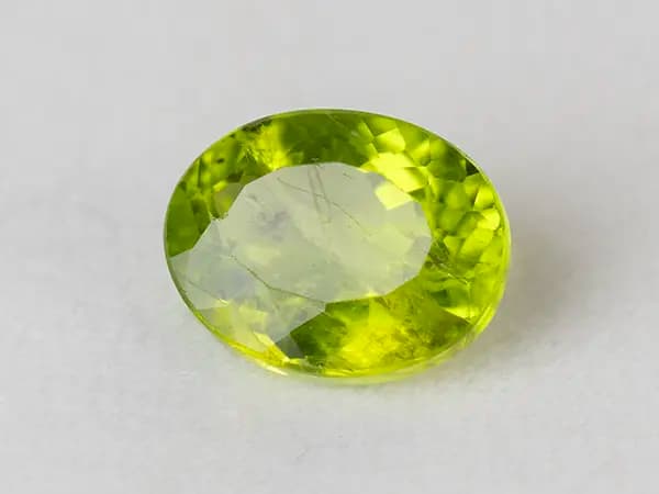 Peridot Stone 5.2 Carat (5.71 Ratti) - View #1