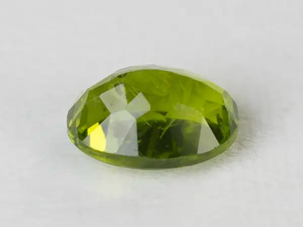 Peridot Stone 5.59 Carat (6.14 Ratti) - View #2