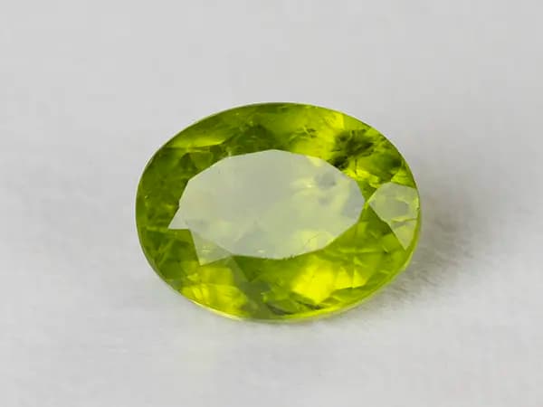 Peridot Stone 5.59 Carat (6.14 Ratti) - View #1