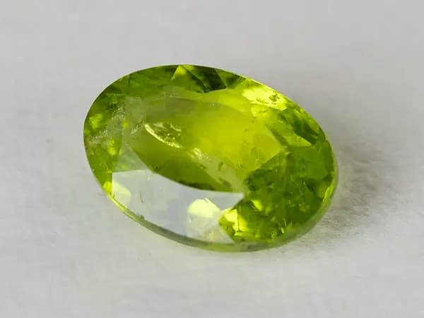 Peridot Stone 5.94 Carat (6.53 Ratti) - View #1
