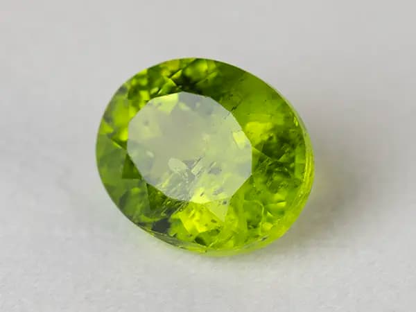Peridot Stone 9.27 Carat (10.19 Ratti) - View #2