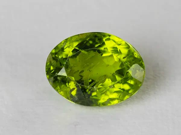 Peridot Stone 9.98 Carat (10.97 Ratti) - View #1
