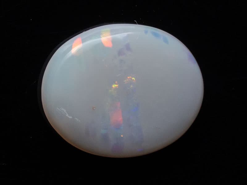 Australian White Opal (Doodhiya Patthar) 3.27 Carat (3.59 Ratti) — Rainbow Fire / Play-of-Colour