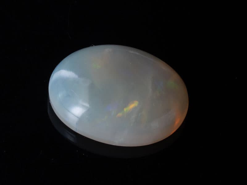 Australian White Opal (Doodhiya Patthar) 5.14 Carat (5.65 Ratti) — Rainbow Fire / Play-of-Colour