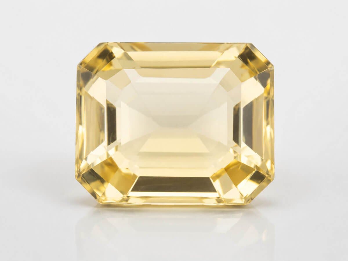 Sunny yellow Citrine (Sunela) gemstone for prosperity and everyday wear.
