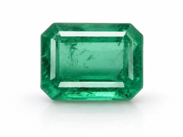 Find high-quality natural Emerald (Panna) for Mercury astrology.