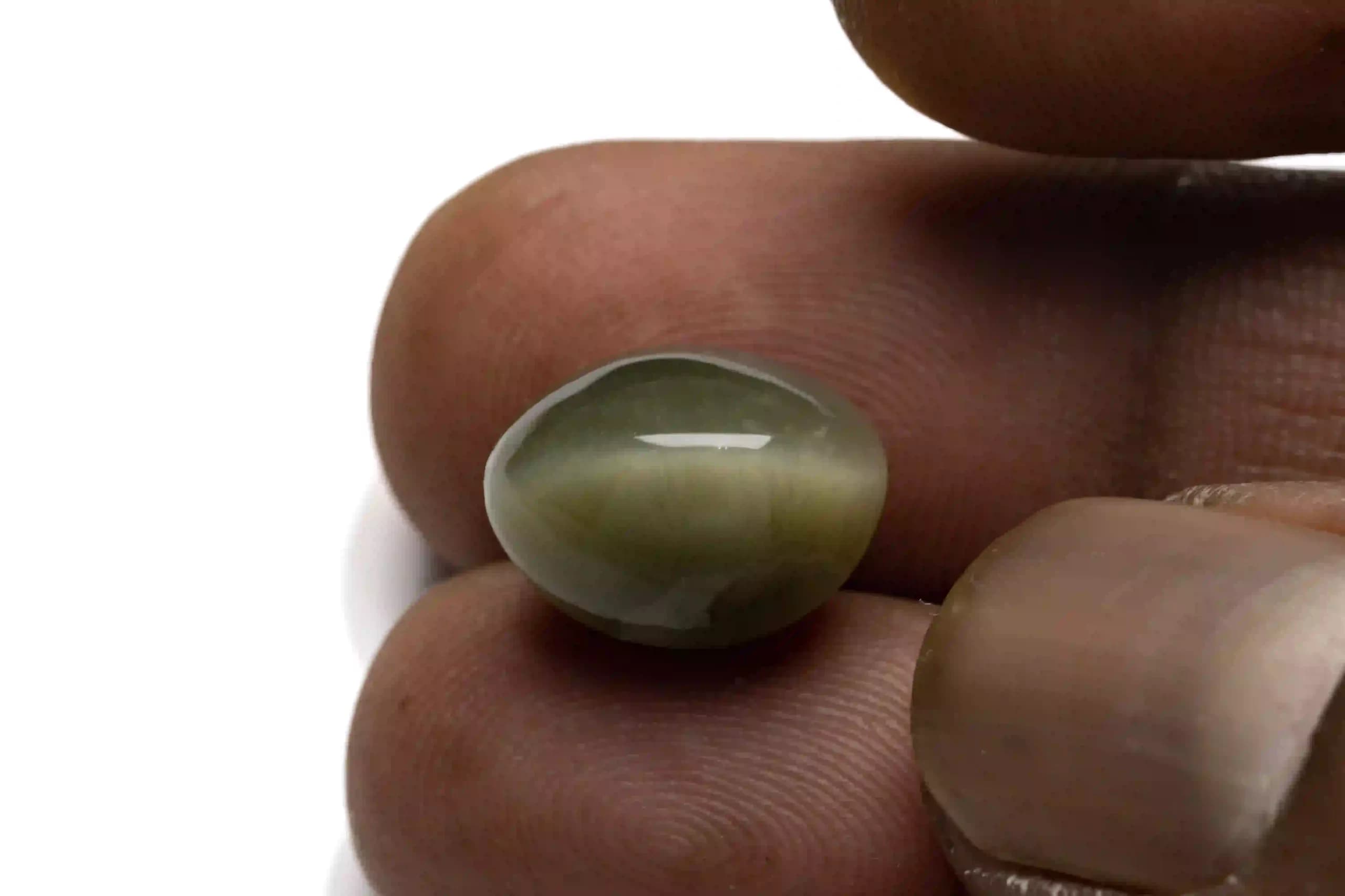 Cats Eye Gemstone 11.10 Carat (12.20 Ratti) – Lahsuniya Ratna - View #3