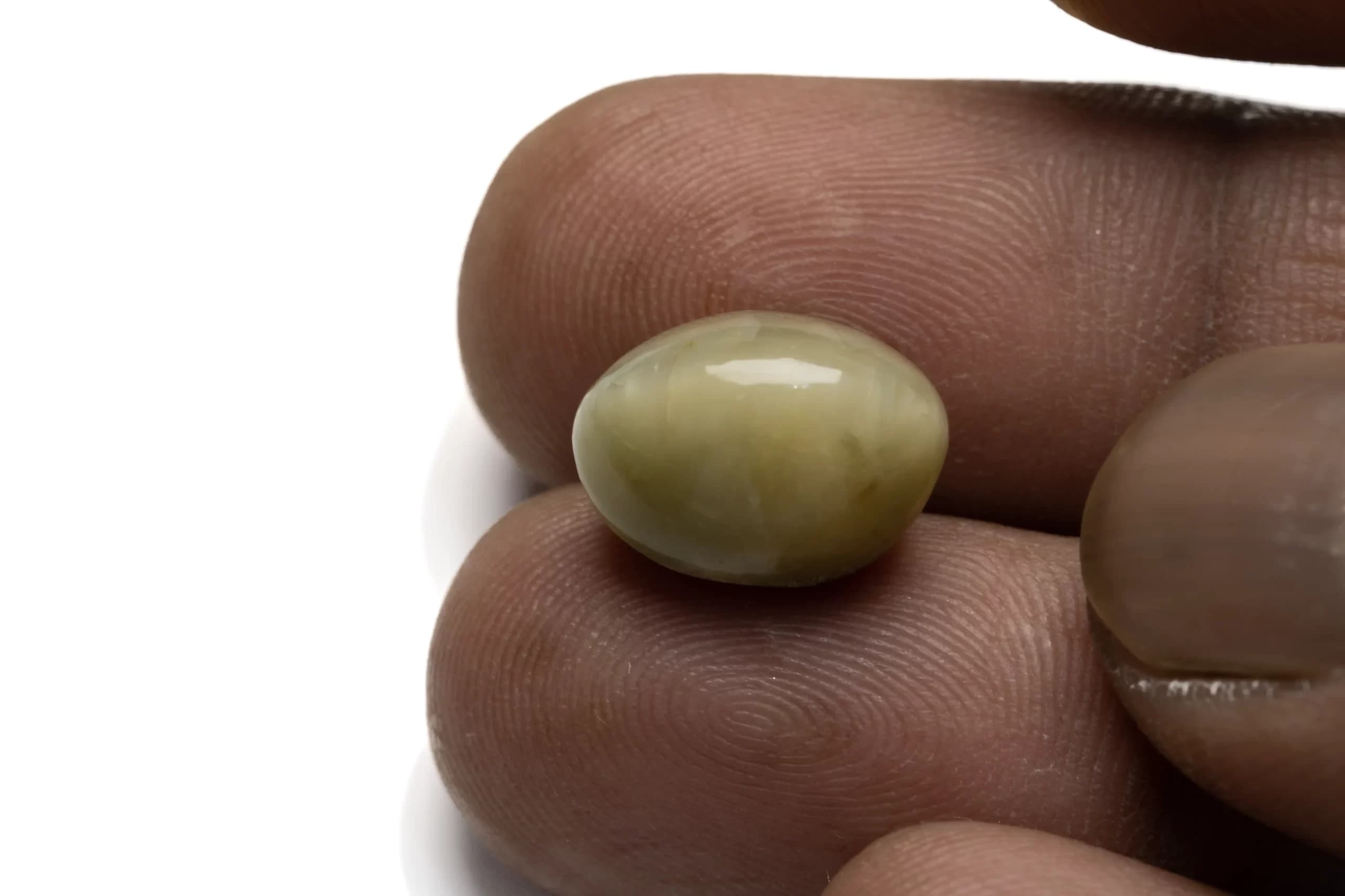 Cats Eye Gemstone 9.81 Carat (10.78 Ratti) – Lahsuniya Ratna - View #3