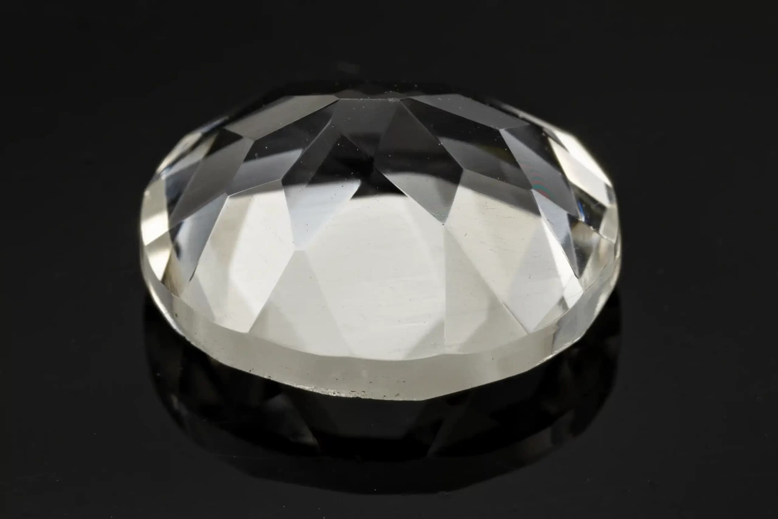 Crystal Stone 4.00 Carat - 4.40 Ratti Sphatik - View #2