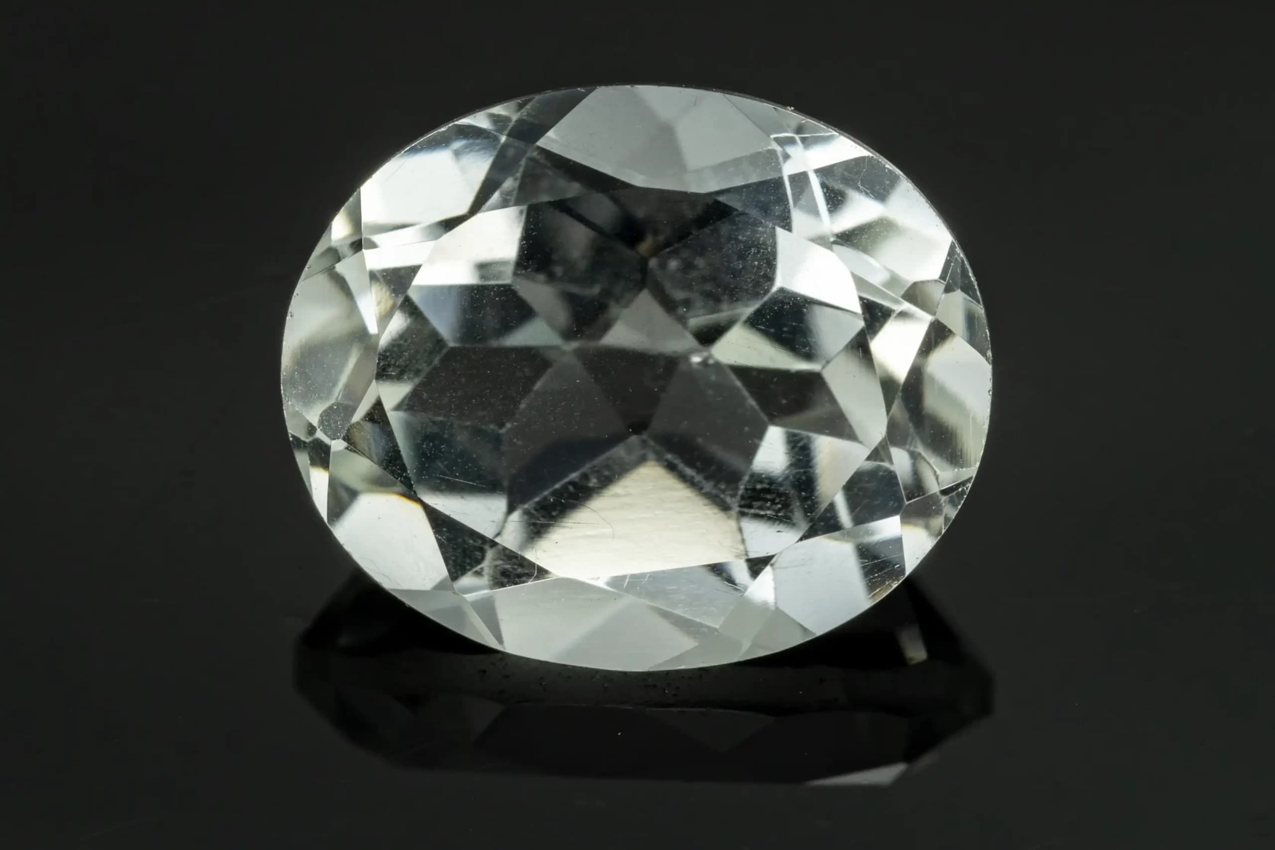 Crystal Stone 4.75 Carat - 5.22 Ratti Sphatik - View #1