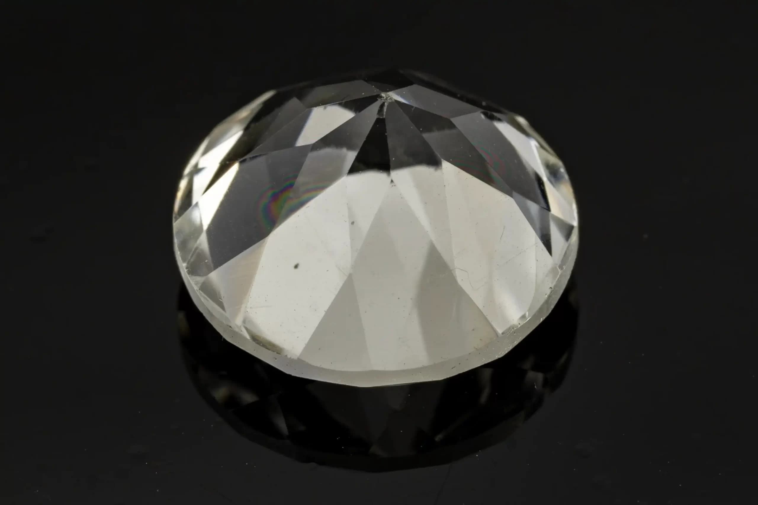 Crystal Stone 4.75 Carat - 5.22 Ratti Sphatik - View #2