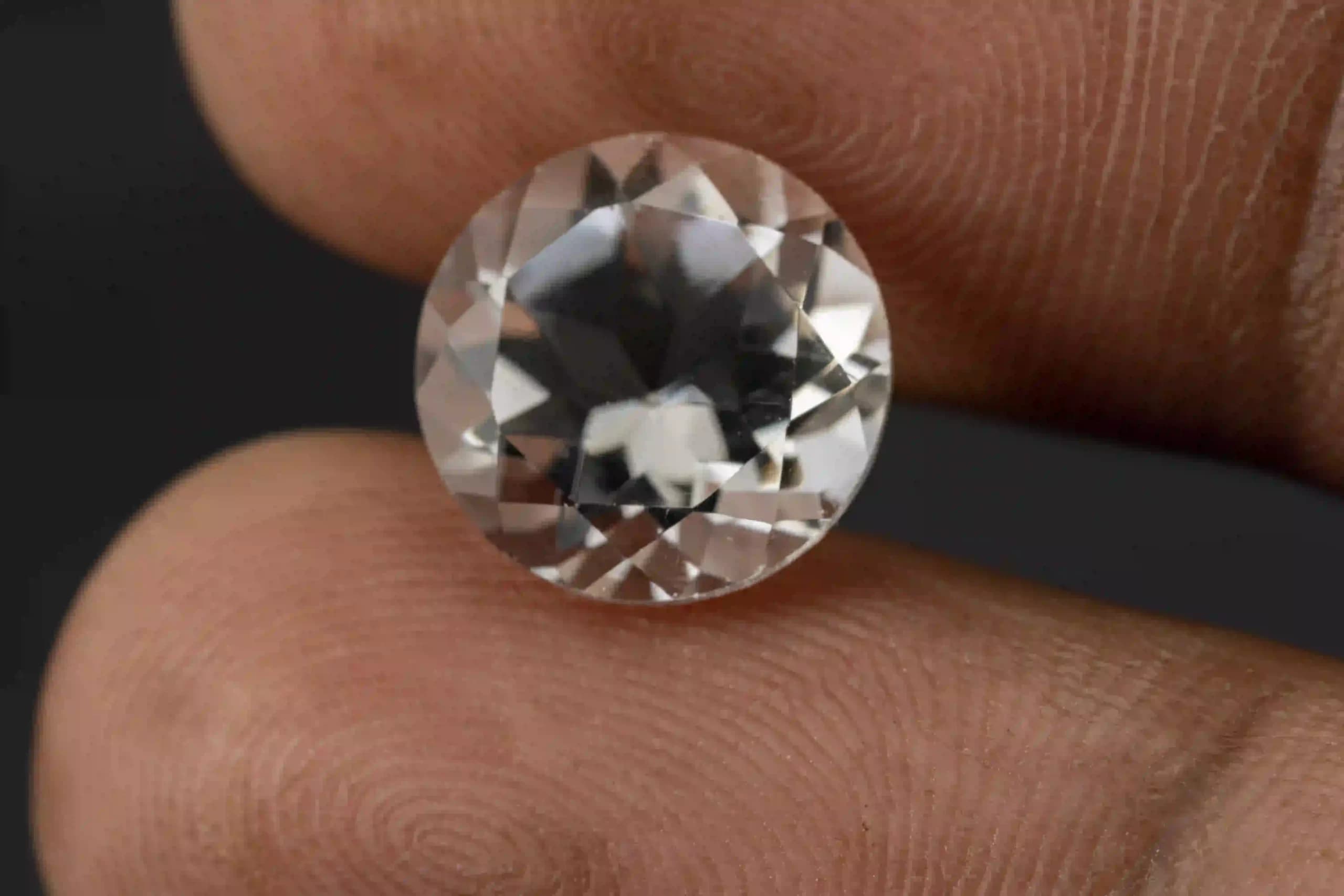 Crystal Stone 4.75 Carat - 5.22 Ratti Sphatik - View #3