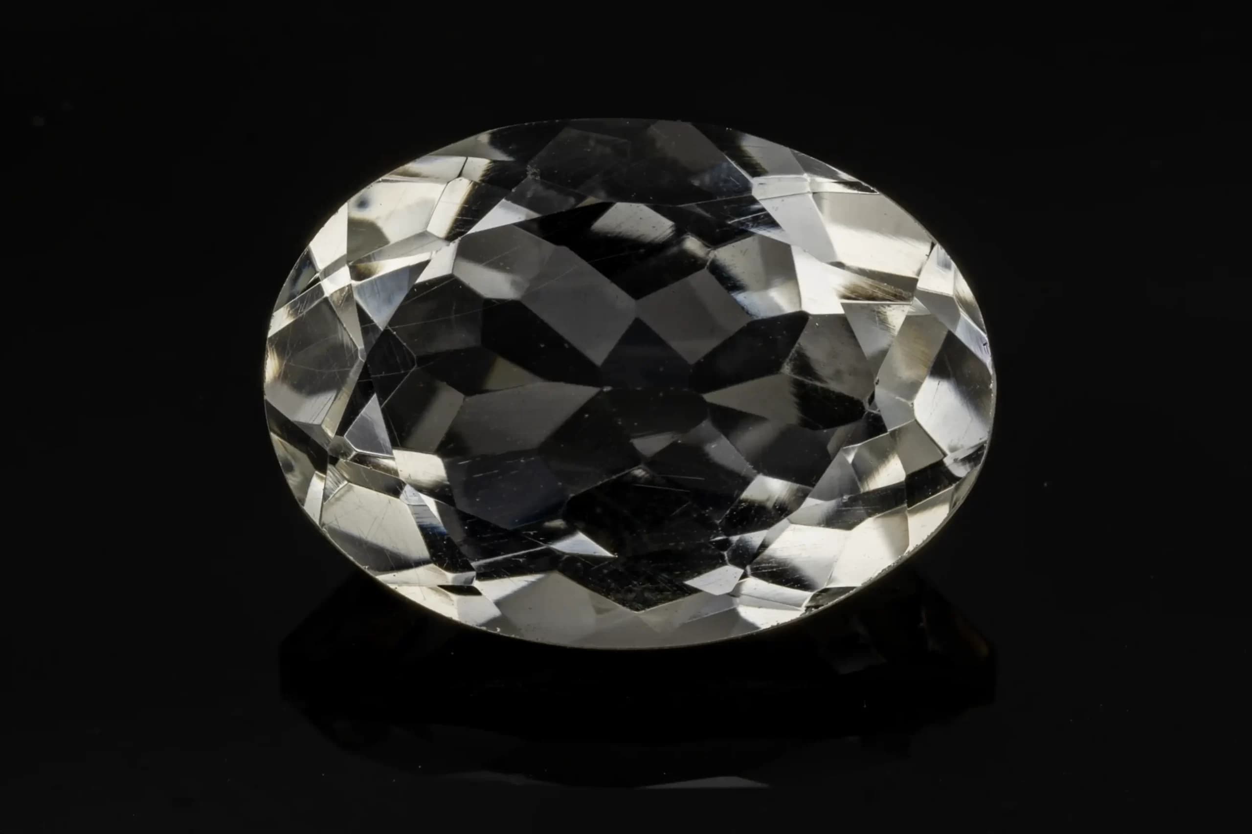 Crystal Stone 5.55 Carat - 6.10 Ratti Sphatik - View #1