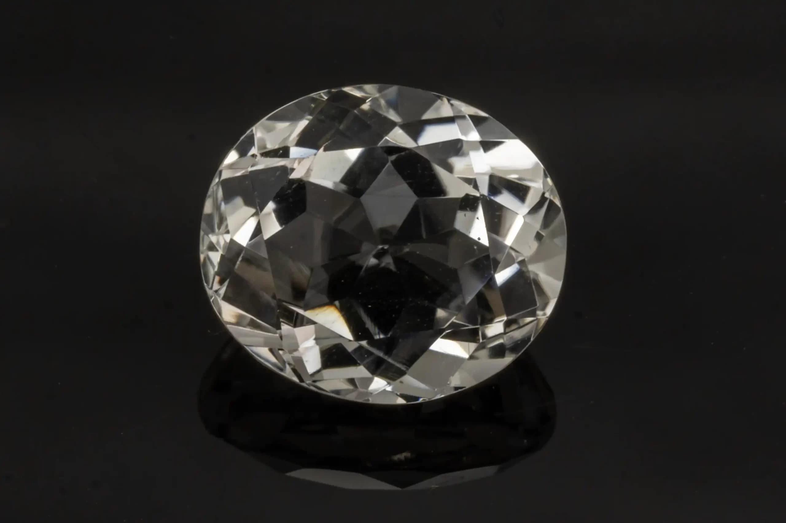 Crystal Stone 5.70 Carat - 6.26 Ratti Sphatik - View #1