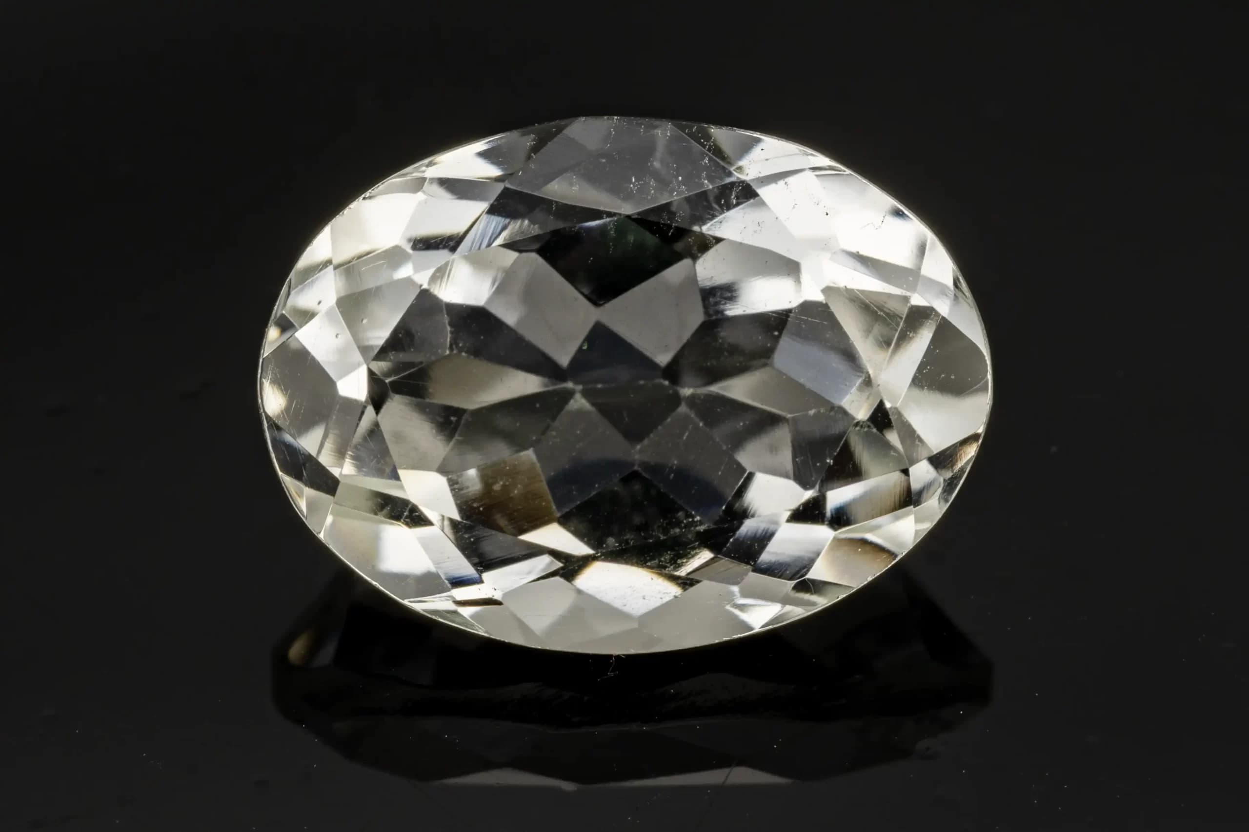 Crystal Stone 5.95 Carat - 6.54 Ratti Sphatik - View #1