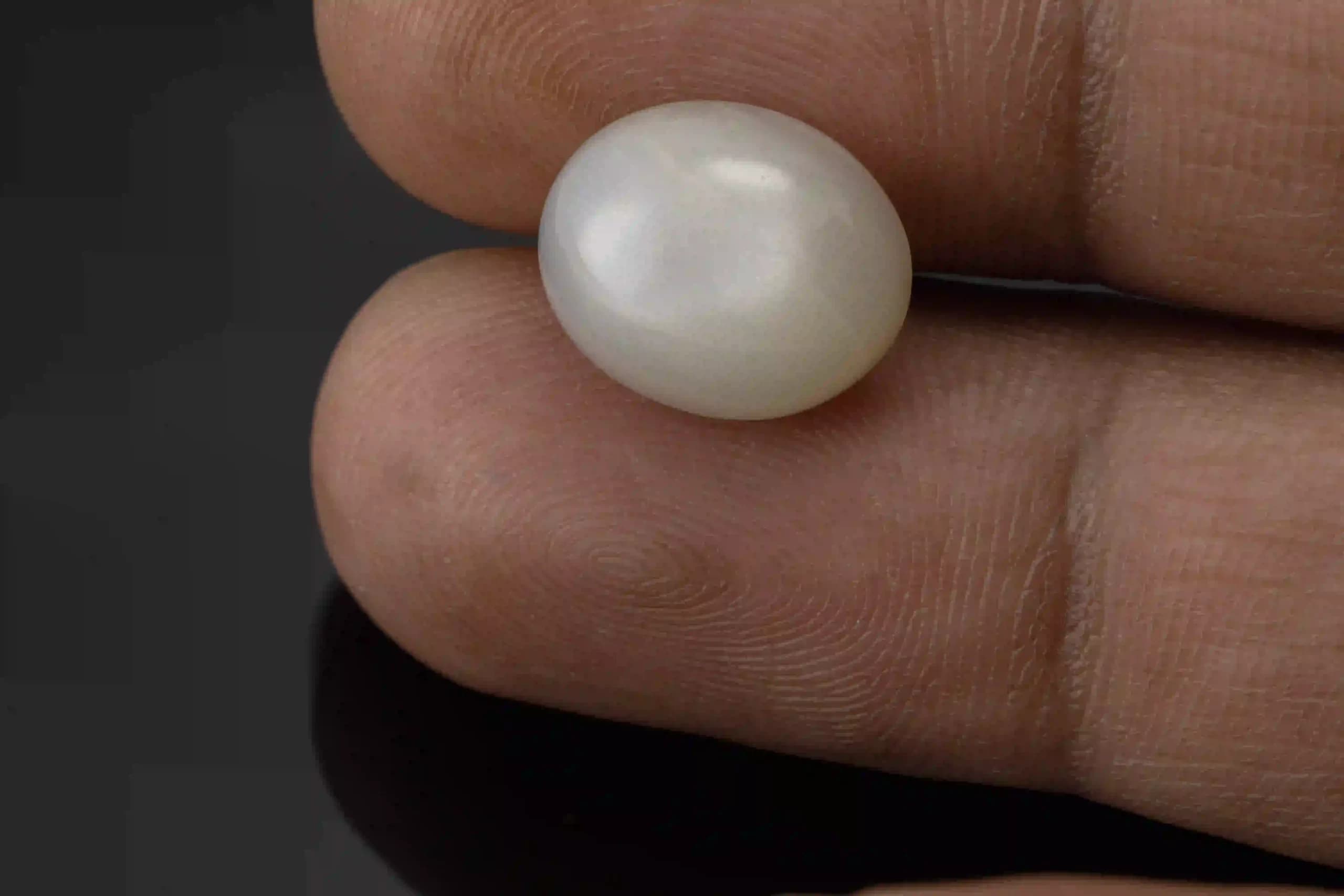 Moonstone (Chandramani) 6.31 Carat - 6.93 Ratti - View #3