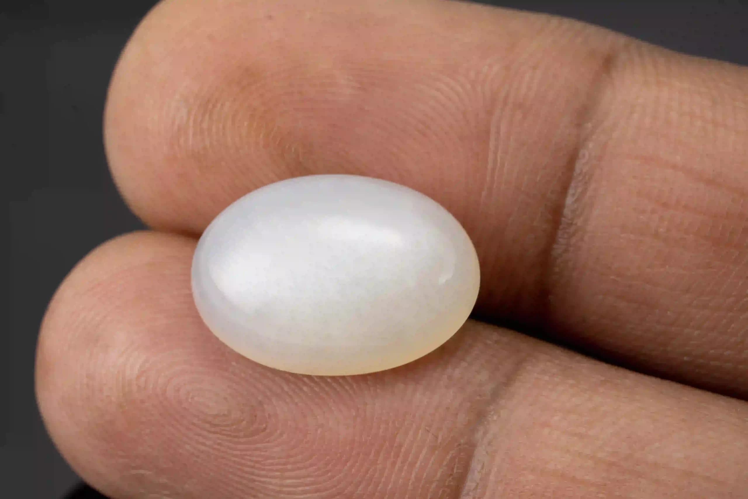 Moonstone (Chandramani) 6.57 Carat - 7.22 Ratti - View #3