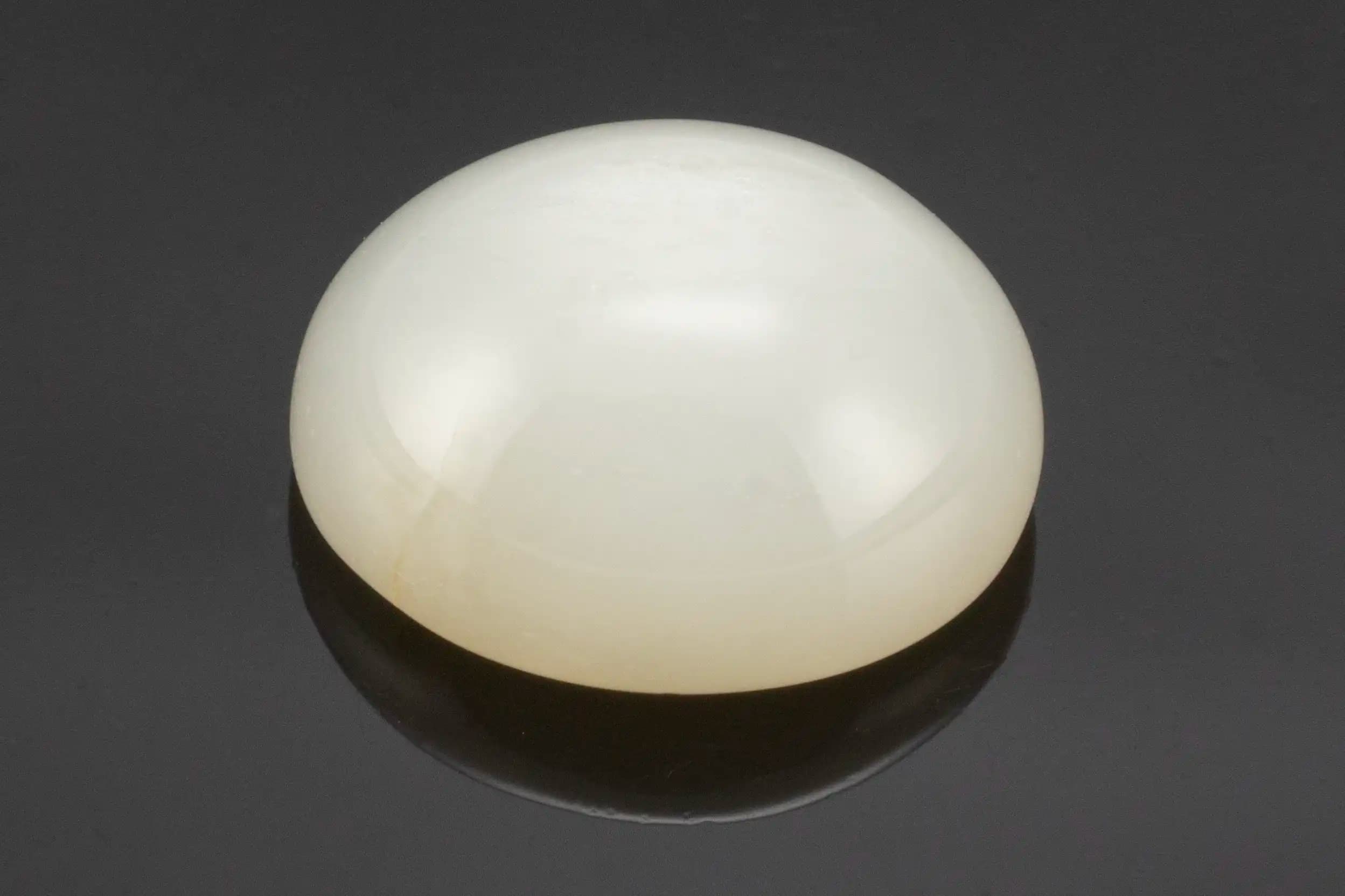 Moonstone (Chandramani) 7.07 Carat - 7.77 Ratti - View #1