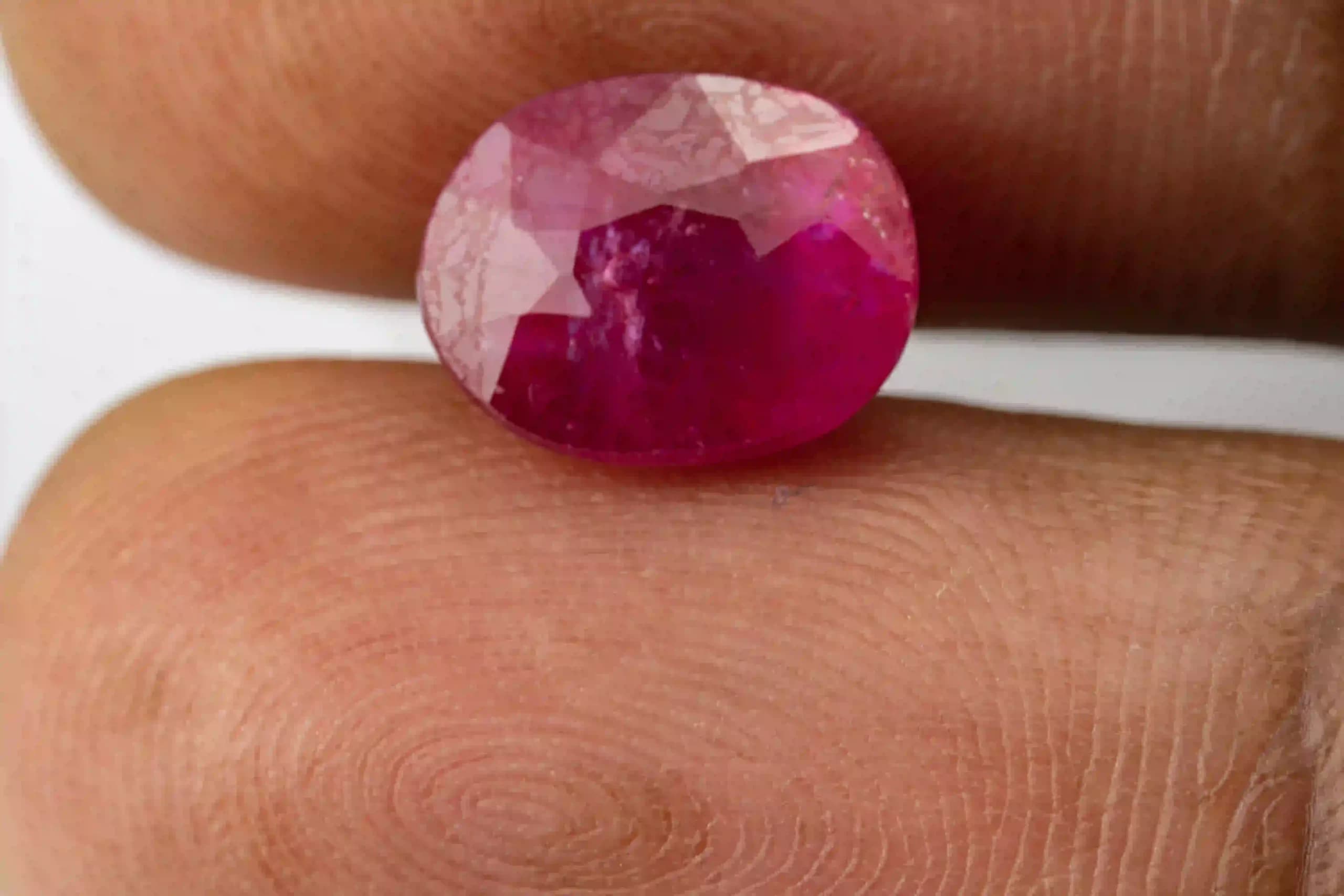 Ruby (Manek) 6.08 Ratti - 5.53 Carat Ruby Stone - Bangkok - View #3