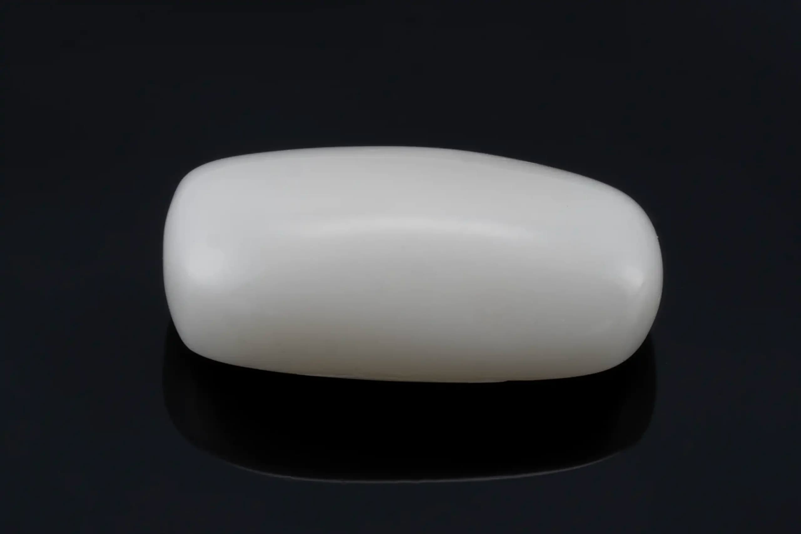Natural White Coral (Safed Moonga) 4.96 Carat (5.45 Ratti) Capsule Cabochon