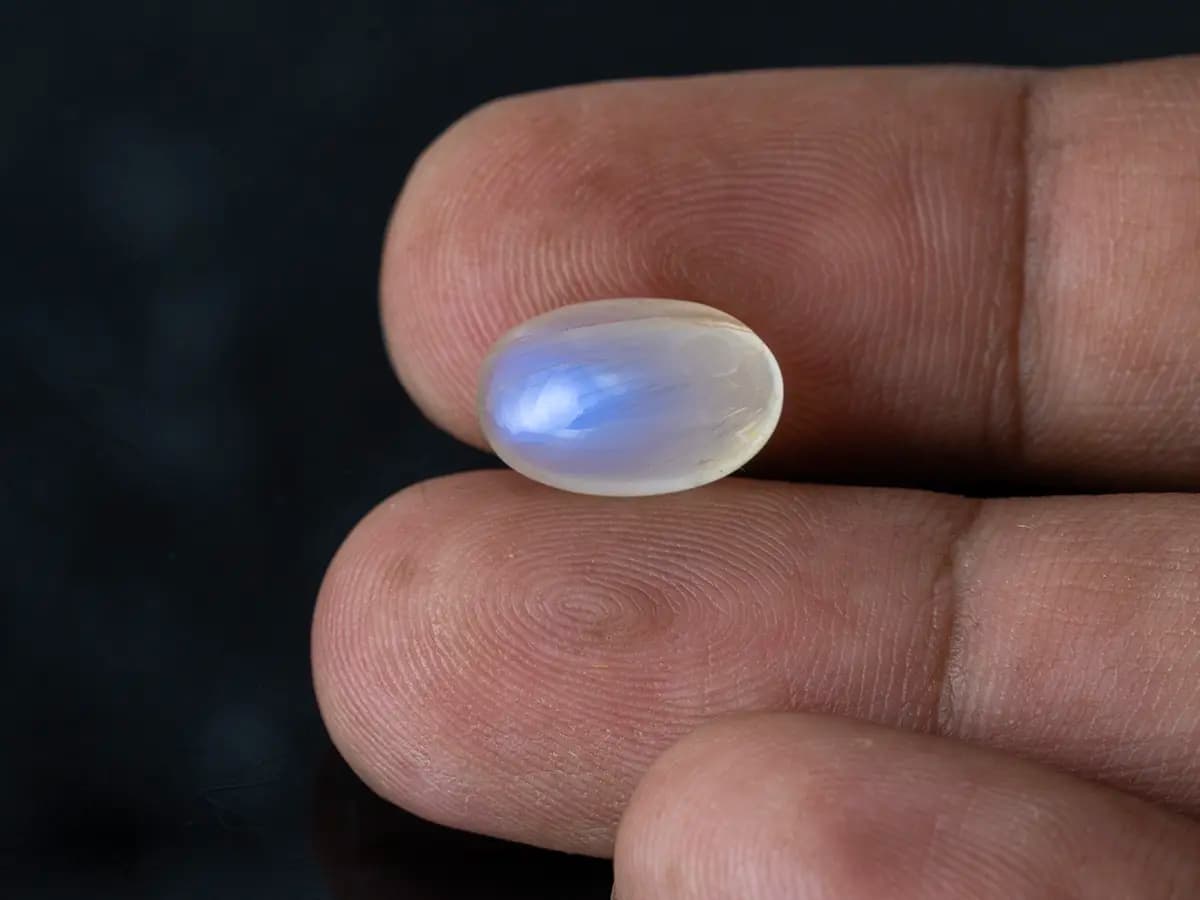 Blue Moonstone Chandramani 5.24 Carat (5.76 Ratti) - View #3