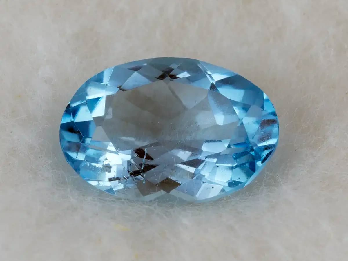 Natural Blue Topaz Stone – 6.44 Carat (7.08 Ratti)