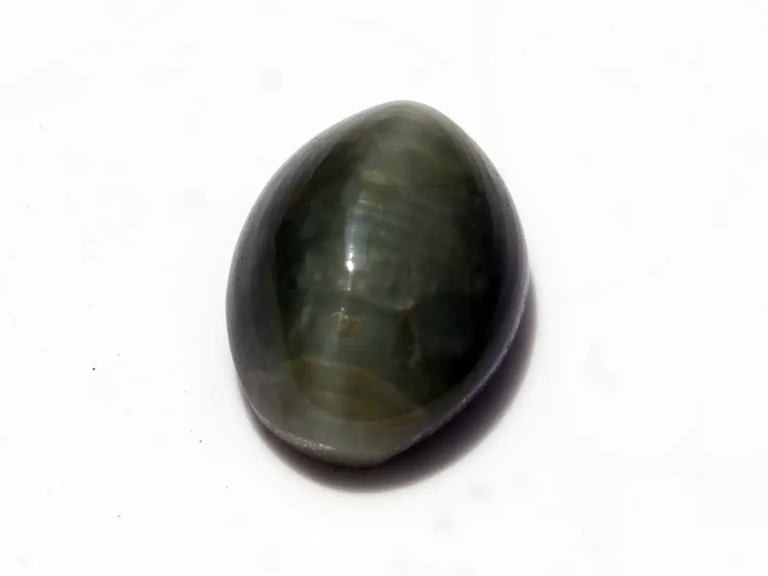 Quartz Cat’s Eye Gemstone (Lahsuniya Ratna) – 5.91 Carat (6.49 Ratti)