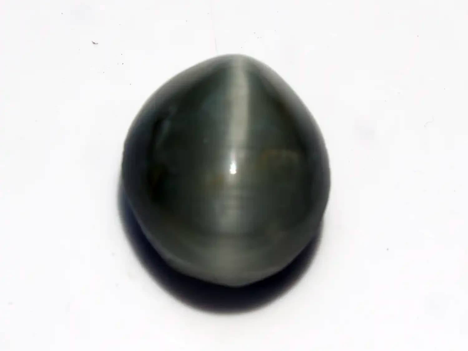 Quartz Cat’s Eye Gemstone (Lahsuniya Ratna) – 6.80 Carat (7.47 Ratti)