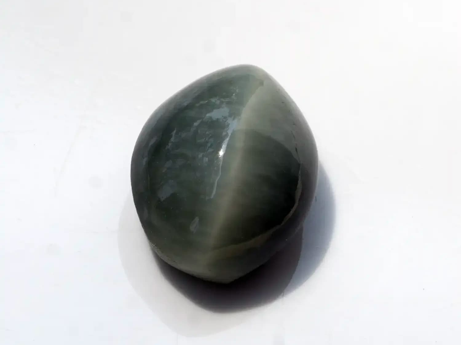 Quartz Cat’s Eye Gemstone (Lahsuniya Ratna) – 8.05 Carat (8.85 Ratti)