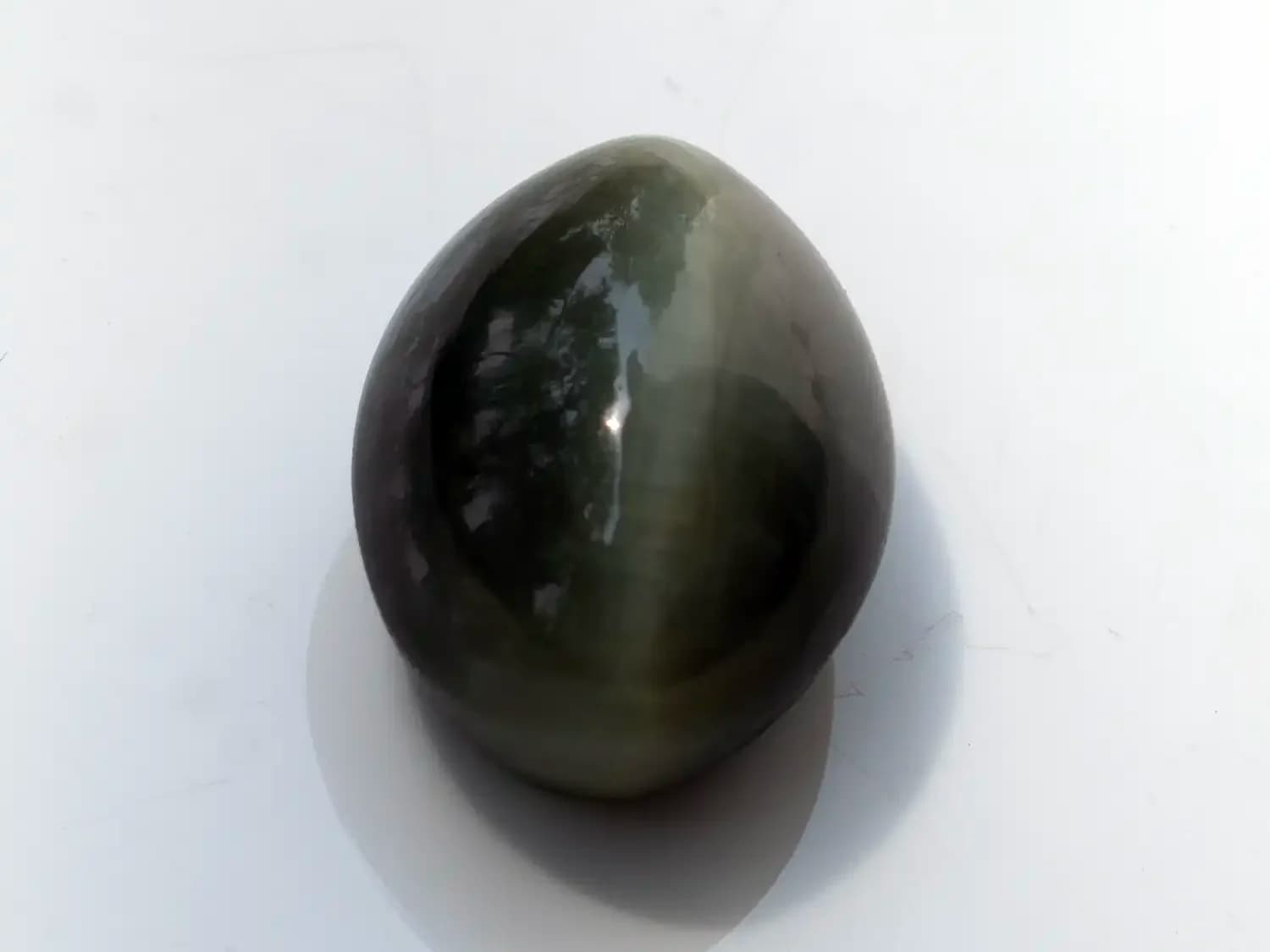 Quartz Cat’s Eye Gemstone (Lahsuniya Ratna) – 8.65 Carat (9.50 Ratti)