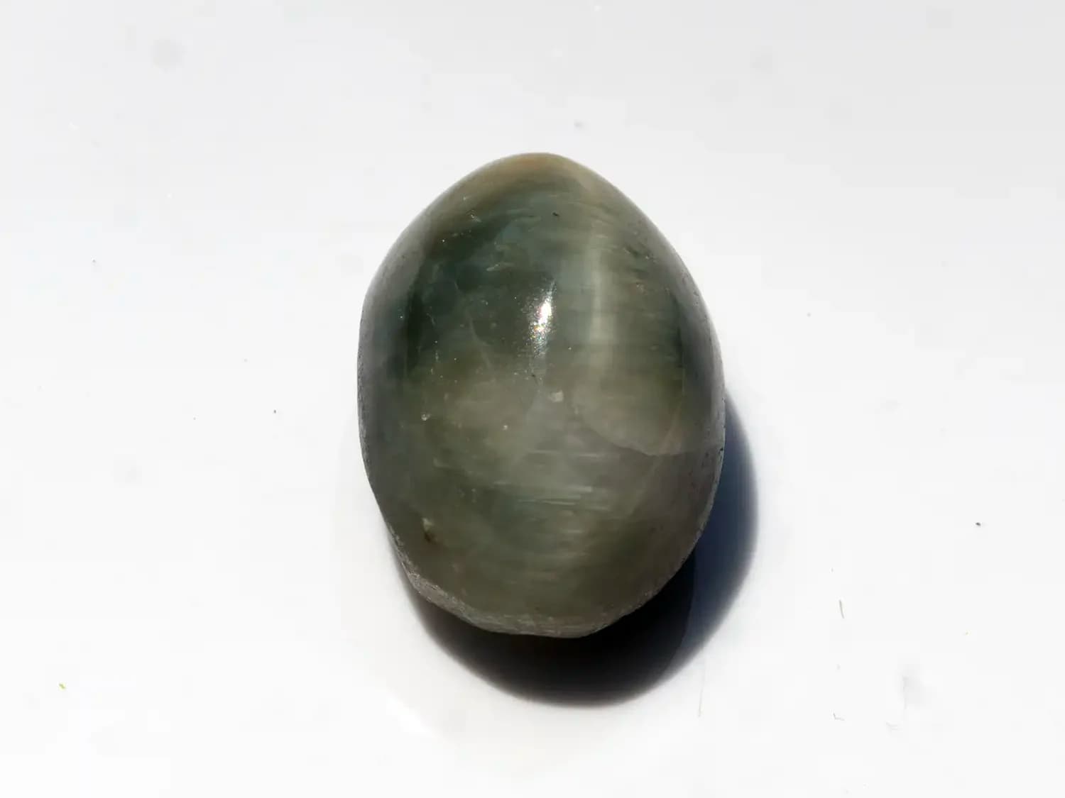 Quartz Cat’s Eye Gemstone (Lahsuniya Ratna) – 9.40 Carat (10.33 Ratti)