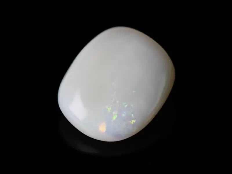 Australian White Opal (Doodhiya Patthar) 4.80 Carat (5.27 Ratti) — Rainbow Fire / Play-of-Colour