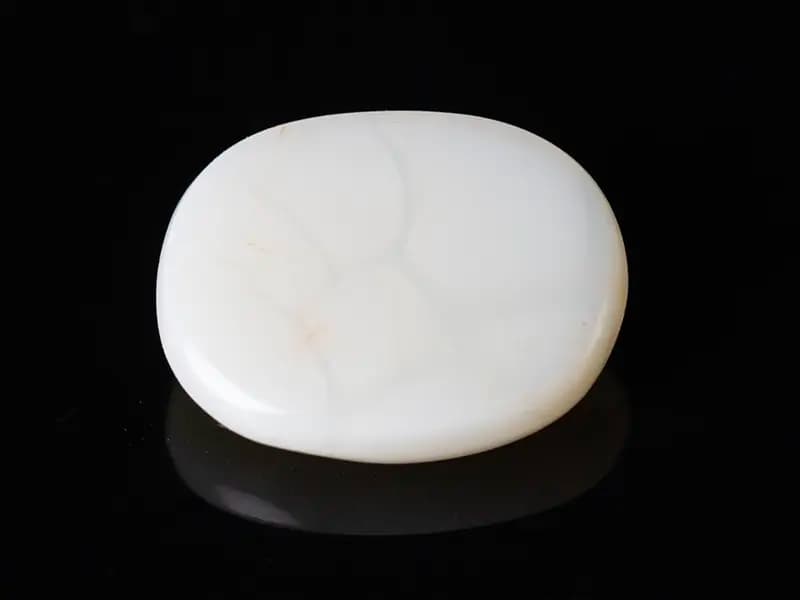Australian White Opal (Doodhiya Patthar) 6.54 Carat (7.19 Ratti) — Rainbow Fire / Play-of-Colour - View #2