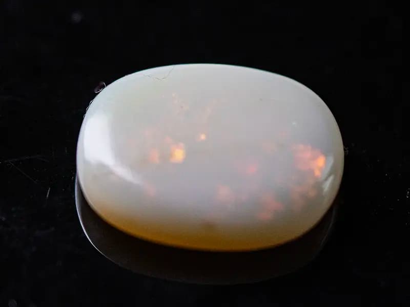 Australian White Opal (Doodhiya Patthar) 8.87 Carat (9.75 Ratti) — Rainbow Fire / Play-of-Colour - View #1
