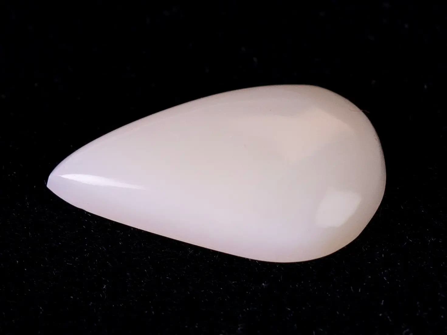 Australian Milky Opal (Doodhiya Patthar) 2.49 Carat (2.74 Ratti) — Solid White