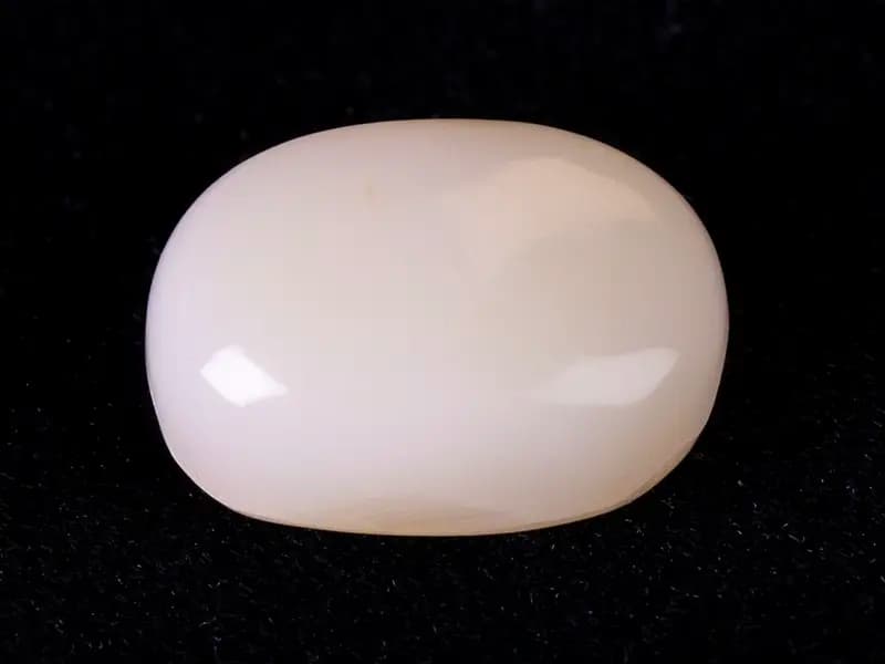 Australian Milky Opal (Doodhiya Patthar) 2.92 Carat (3.21 Ratti) — Solid White