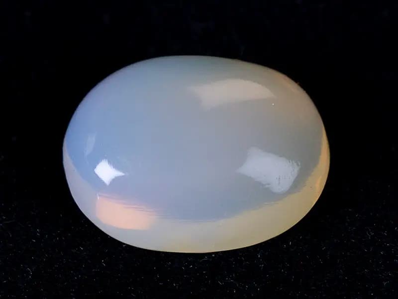 Australian Milky Opal (Doodhiya Patthar) 4.45 Carat (4.89 Ratti) — Solid White - View #1