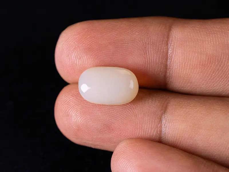 Australian Milky Opal (Doodhiya Patthar) 5.03 Carat (5.53 Ratti) — Solid White - View #3