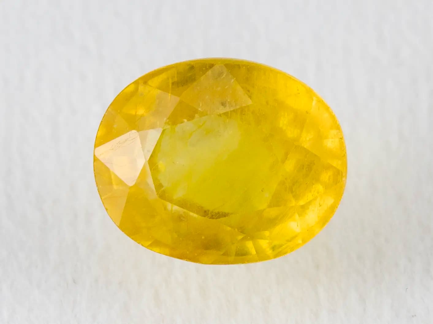 Bangkok yellow sapphire (Pukhraj) 4.57 Carat (5.02 Ratti) - View #1