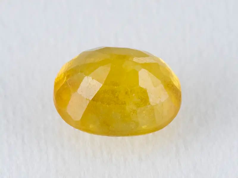 Bangkok yellow sapphire (Pukhraj) 4.96 Carat (5.45 Ratti) - View #2