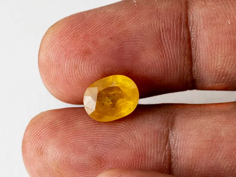Bangkok yellow sapphire (Pukhraj) 4.96 Carat (5.45 Ratti) - View #3