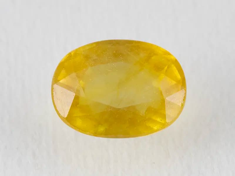 Bangkok yellow sapphire (Pukhraj) 5.37 Carat (5.90 Ratti) - View #1