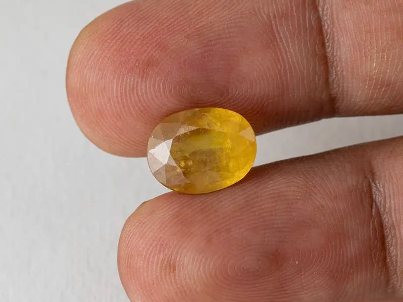 Bangkok yellow sapphire (Pukhraj) 6.94 Carat (7.63 Ratti) - View #3