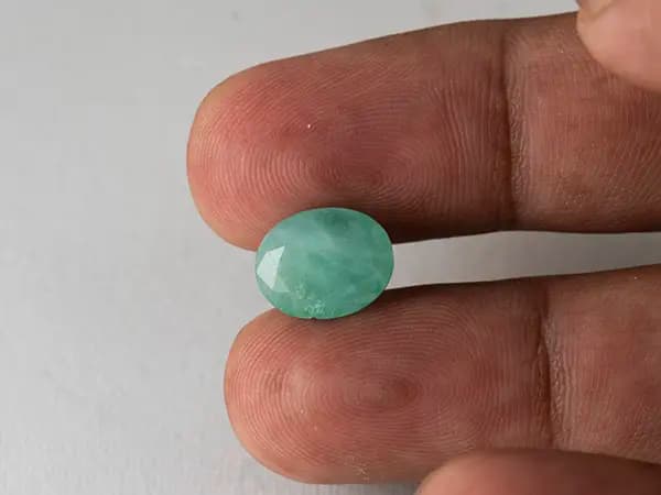 Brazilian Emerald 5.1 Carat (5.60 Ratti) Panna Stone — Sapota - View #3
