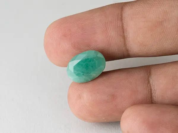 Brazilian Emerald 6.1 Carat (6.70 Ratti) Panna Stone — Sapota - View #3